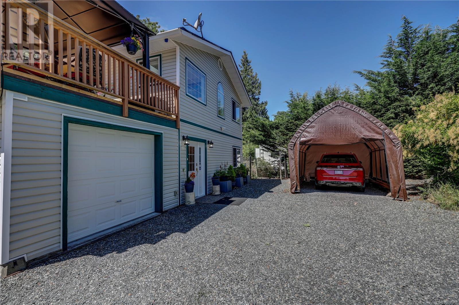 Photo 17 of 4840 Blue Heron Dr, Bowser BC