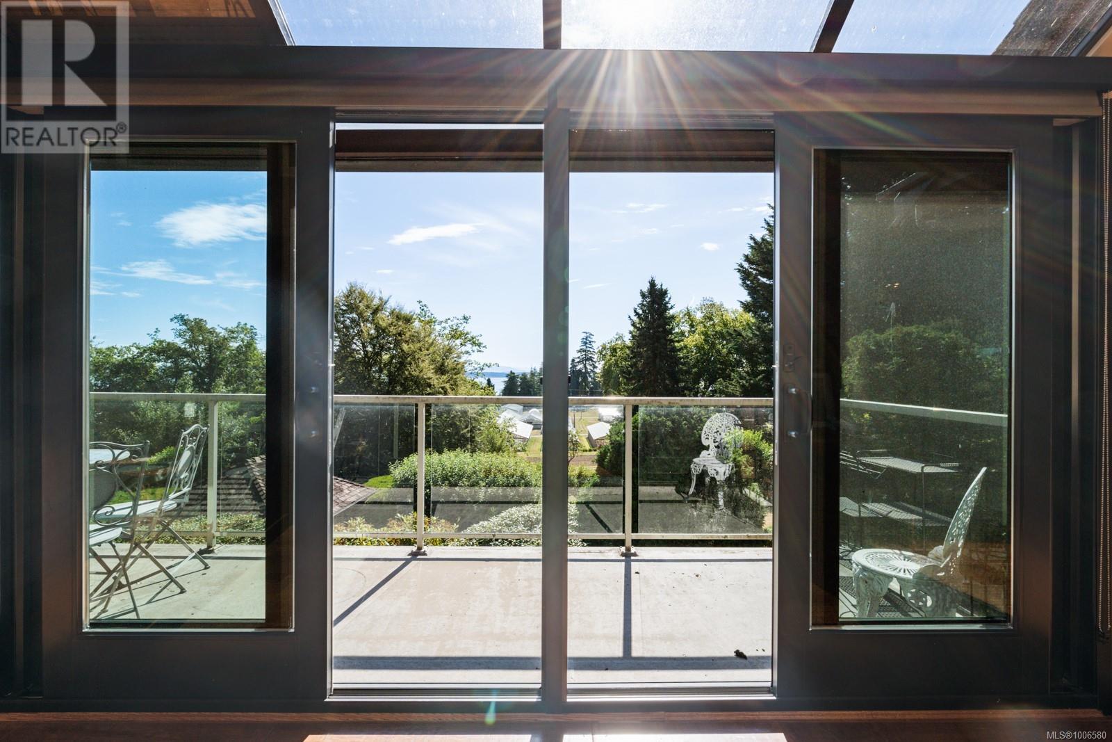 8833 Haro Park Terr, North Saanich
