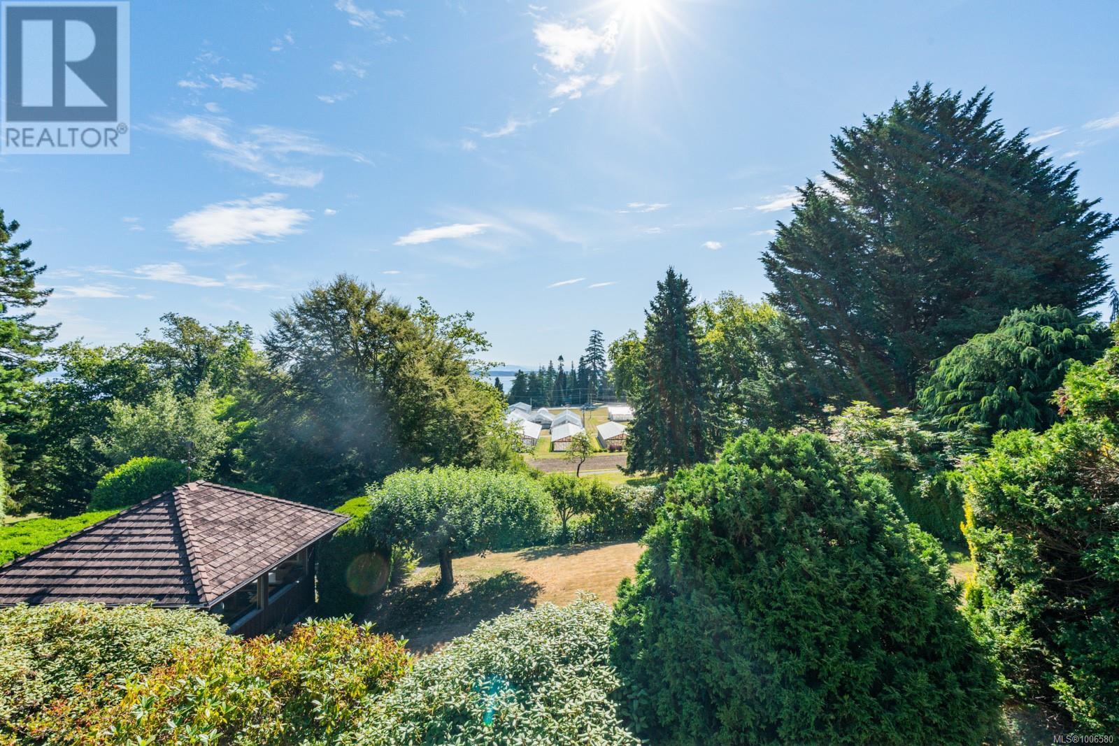 8833 Haro Park Terr, North Saanich
