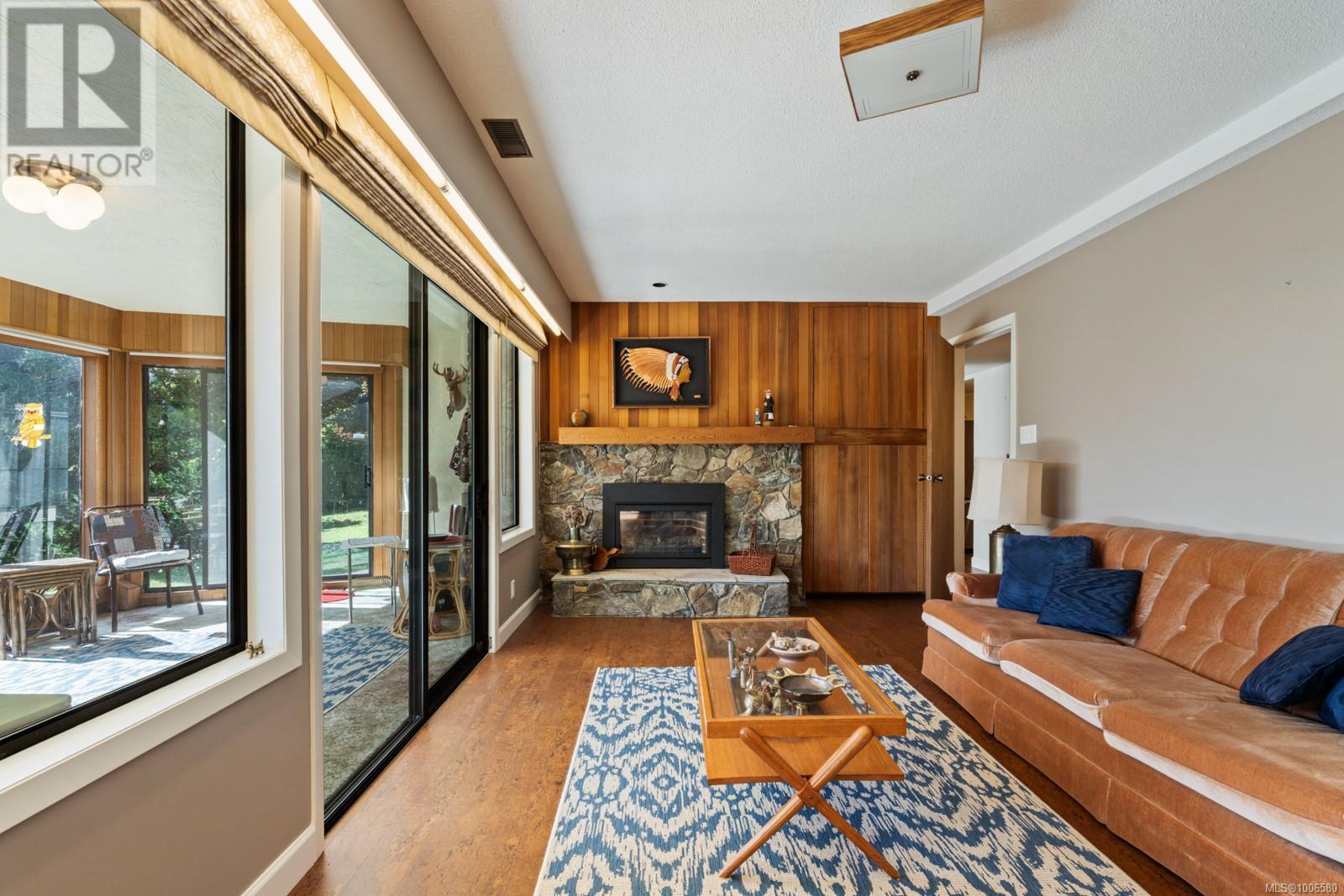 8833 Haro Park Terr, North Saanich
