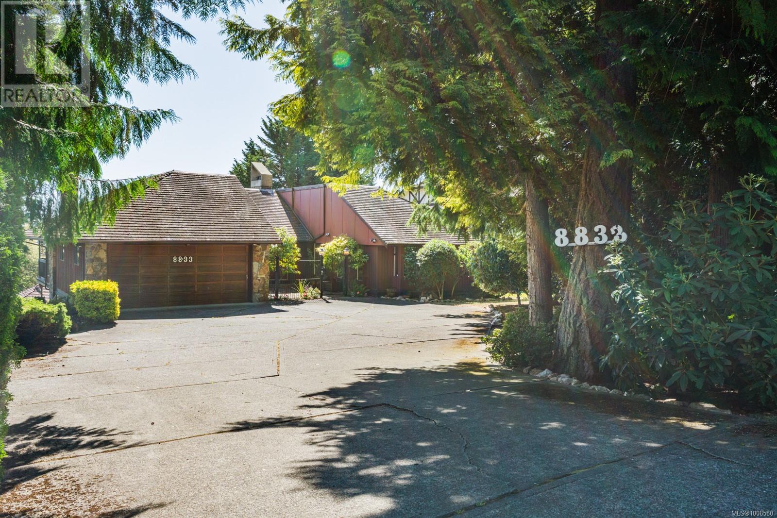 8833 Haro Park Terr, North Saanich