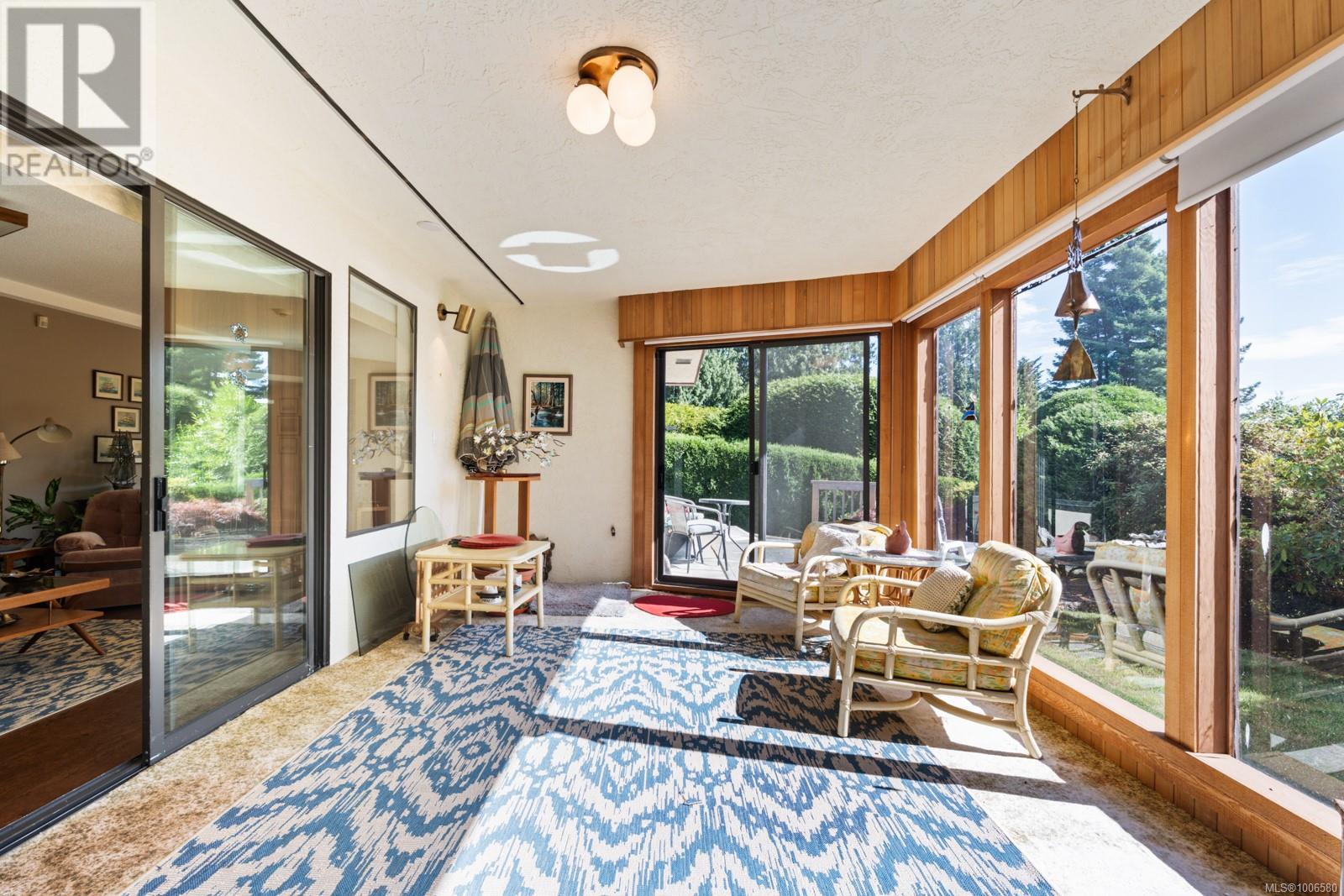 8833 Haro Park Terr, North Saanich