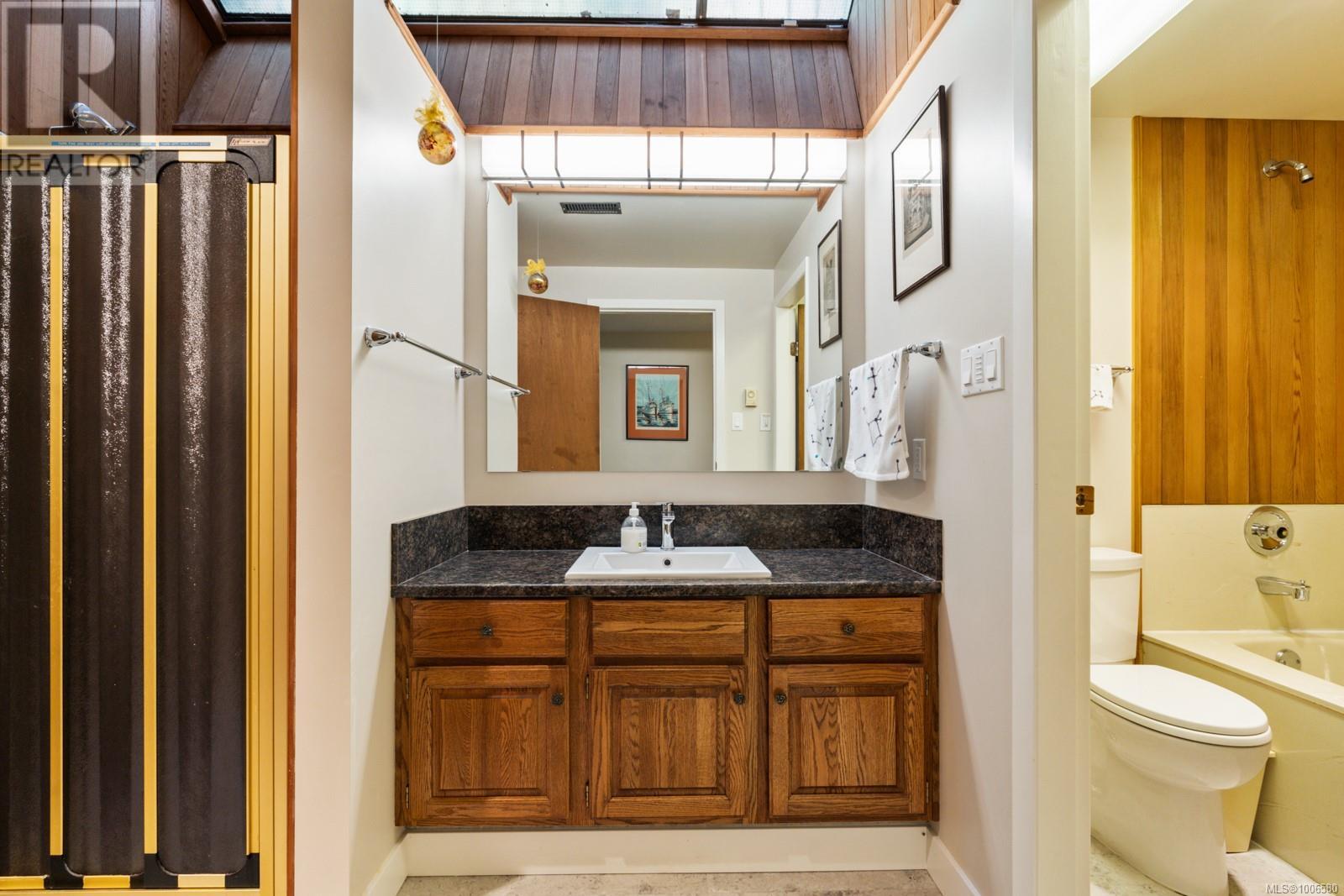 8833 Haro Park Terr, North Saanich
