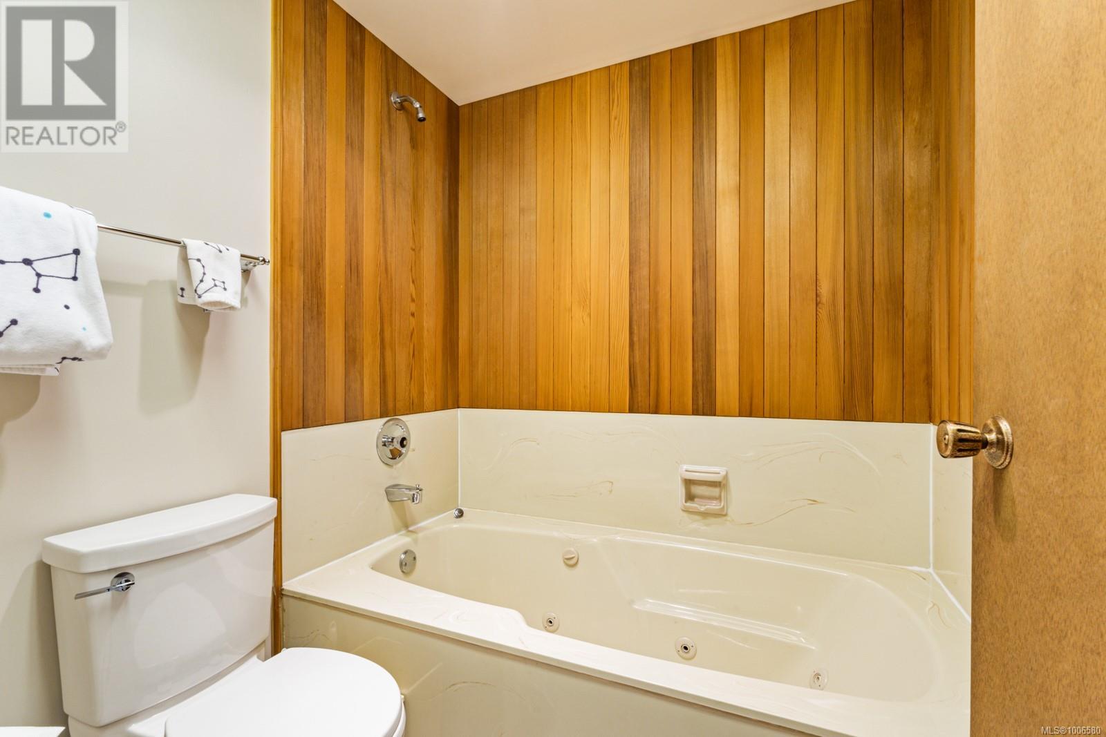 8833 Haro Park Terr, North Saanich