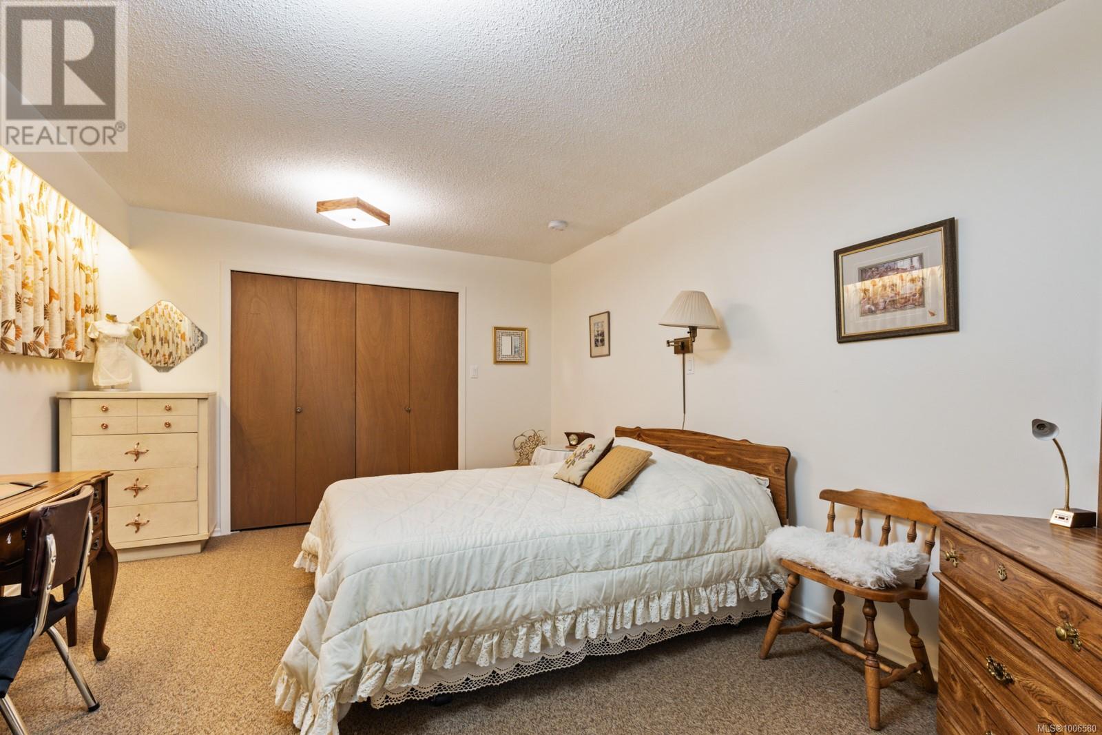 8833 Haro Park Terr, North Saanich