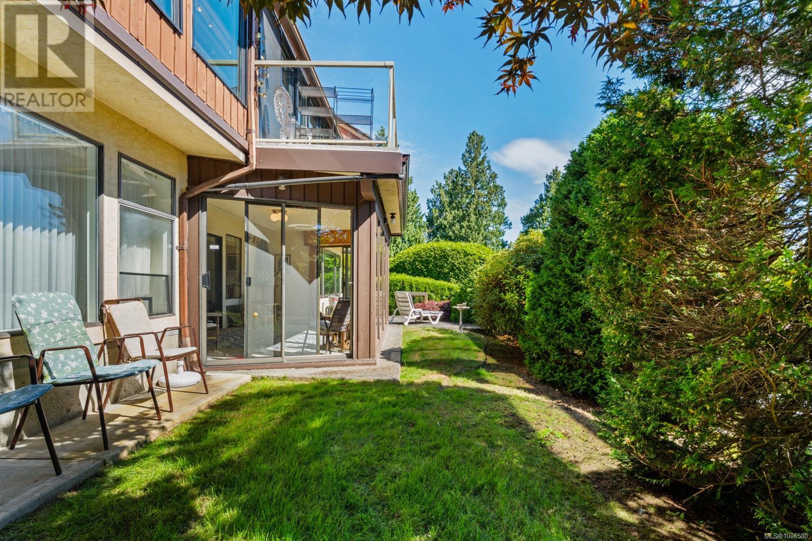 8833 Haro Park Terr, North Saanich