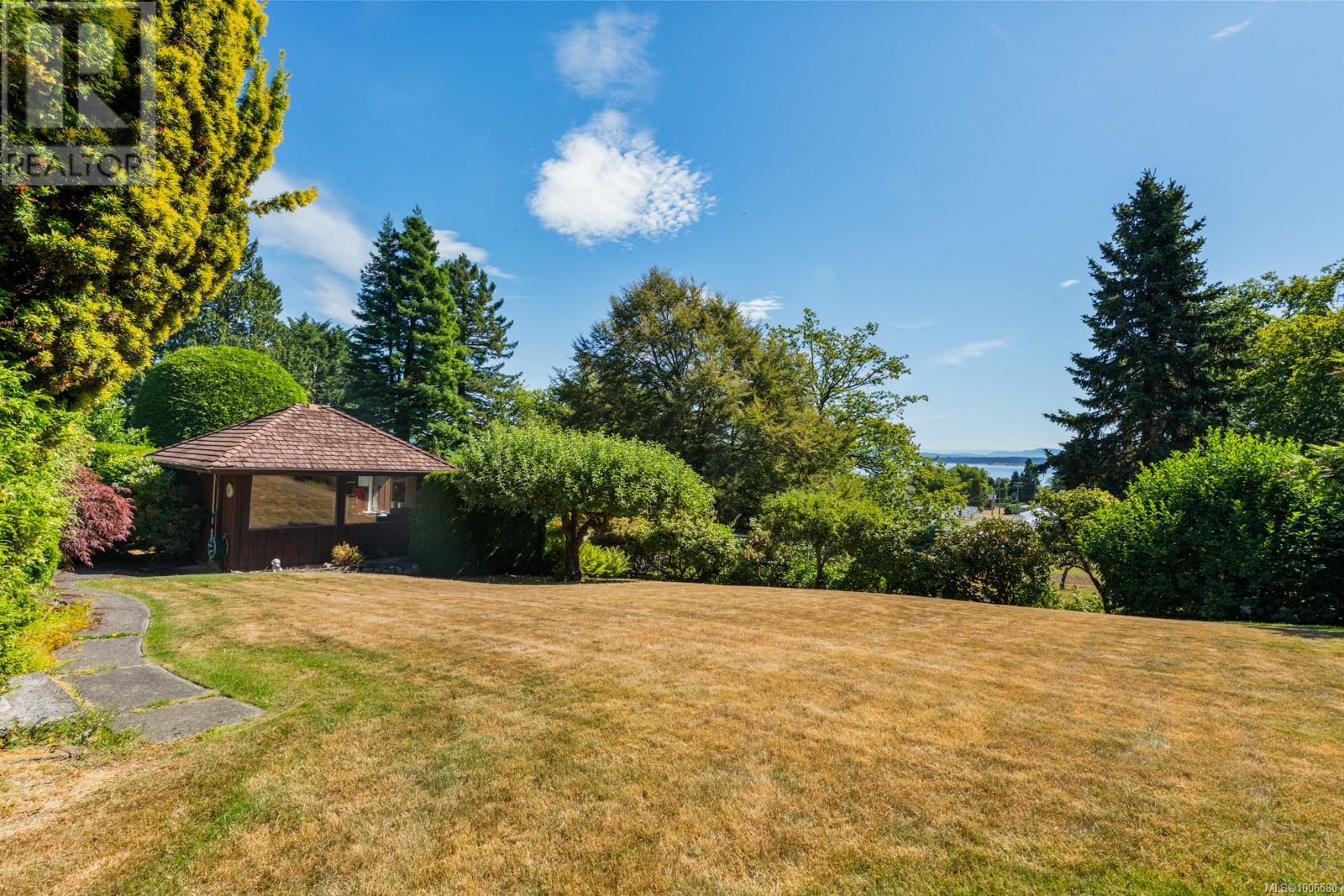 8833 Haro Park Terr, North Saanich