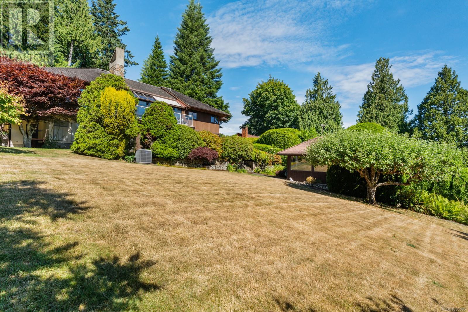 8833 Haro Park Terr, North Saanich