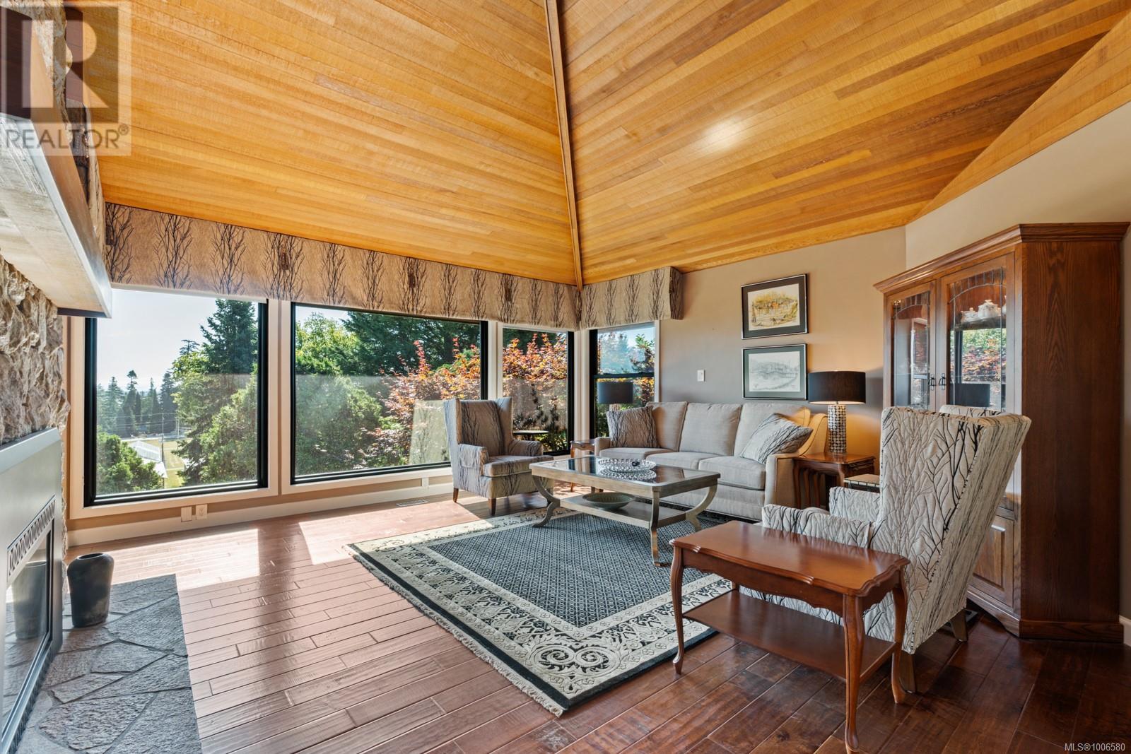 8833 Haro Park Terr, North Saanich