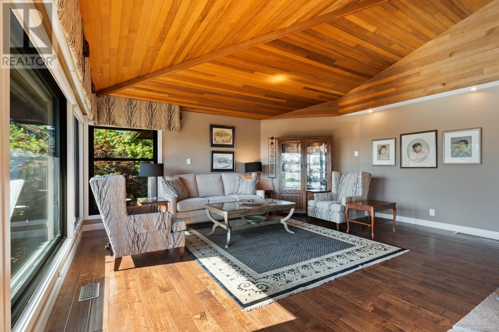 8833 Haro Park Terr, North Saanich