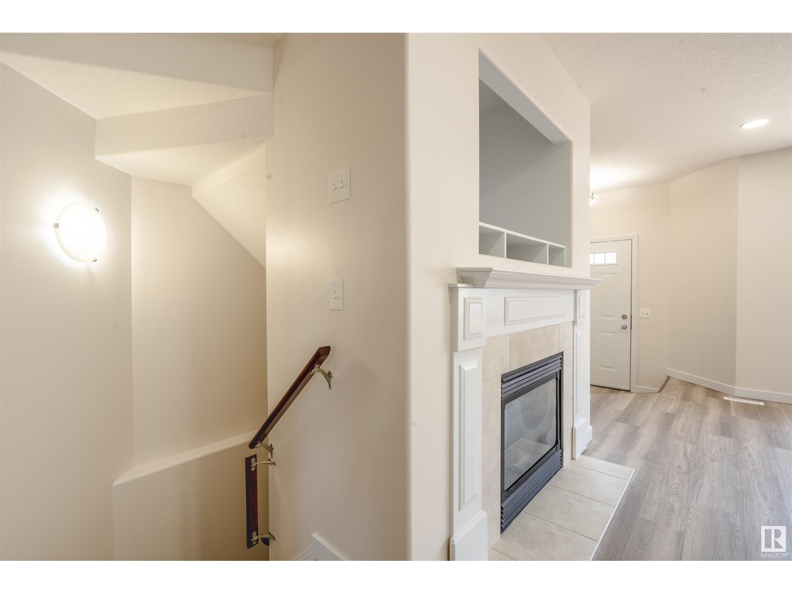 Photo 16 of 12 12930 140 Av Nw Nw, Edmonton AB