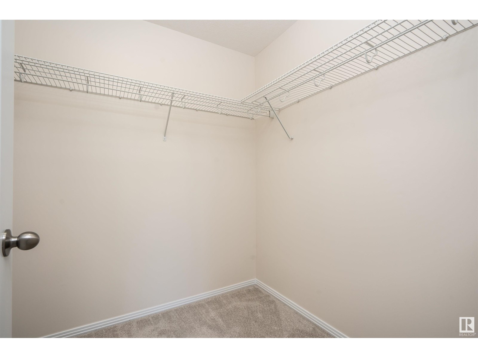 Photo 9 of 12 12930 140 Av Nw Nw, Edmonton AB