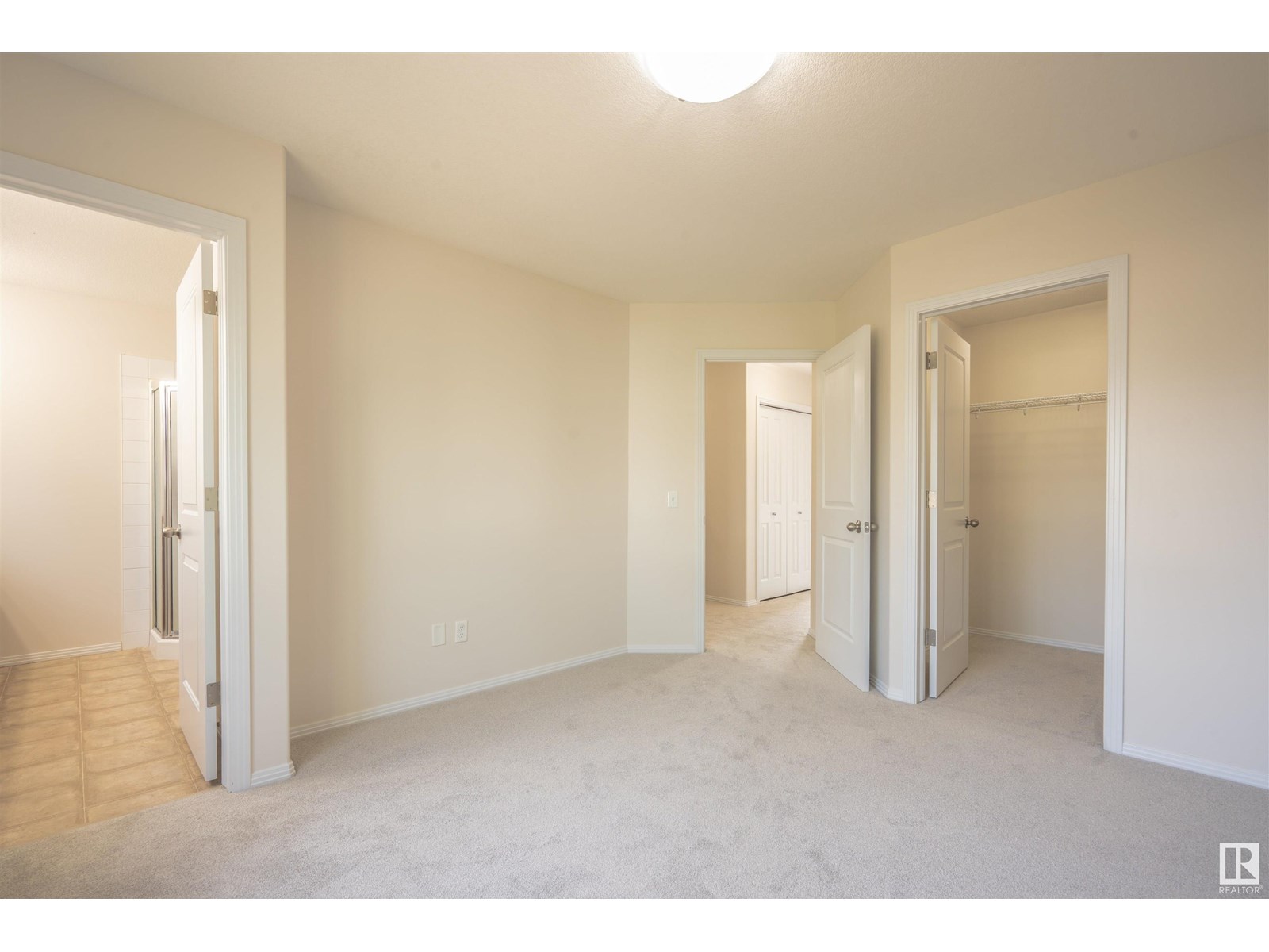 Photo 4 of 12 12930 140 Av Nw Nw, Edmonton AB