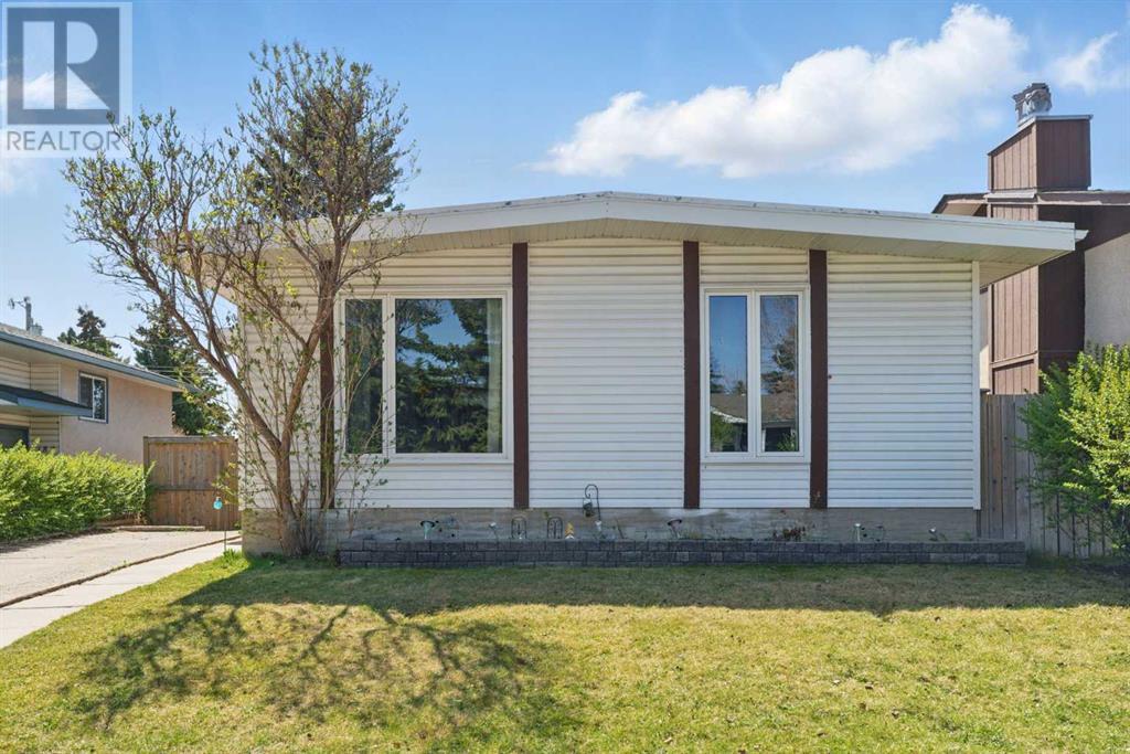 Single Family House Bungalow for Sale in  huntington Green NE Huntington Hills Calgary 
