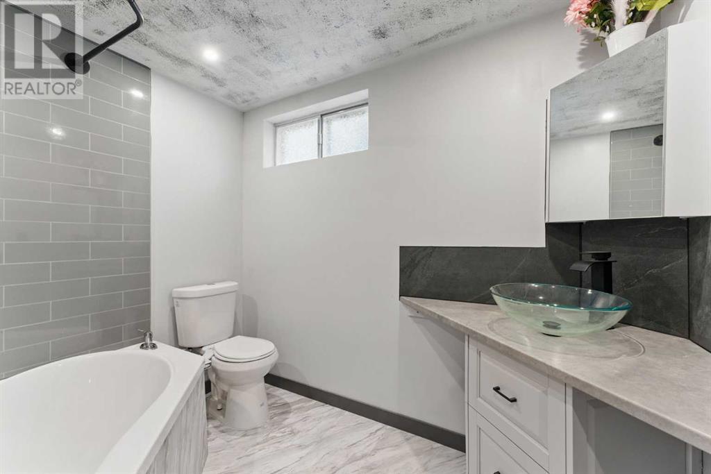 Single Family House Bungalow for Sale in  huntington Green NE Huntington Hills Calgary 