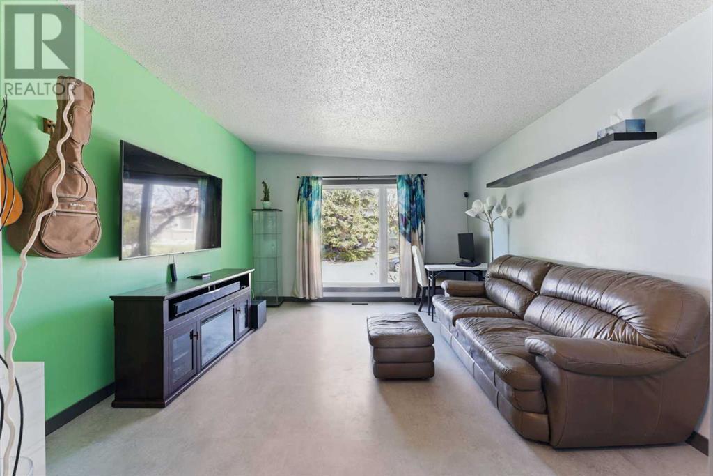 Single Family House Bungalow for Sale in  huntington Green NE Huntington Hills Calgary 