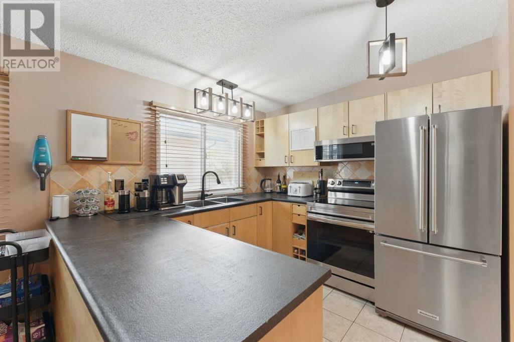 Single Family House Bungalow for Sale in  huntington Green NE Huntington Hills Calgary 