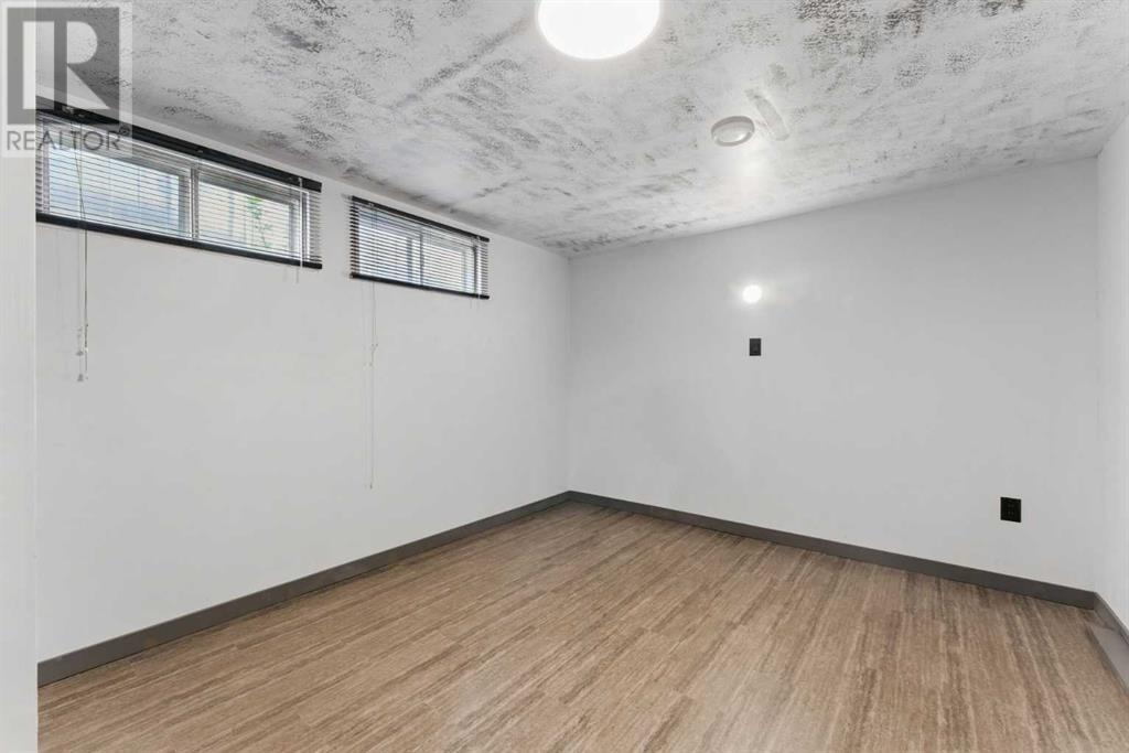 Single Family House Bungalow for Sale in  huntington Green NE Huntington Hills Calgary 