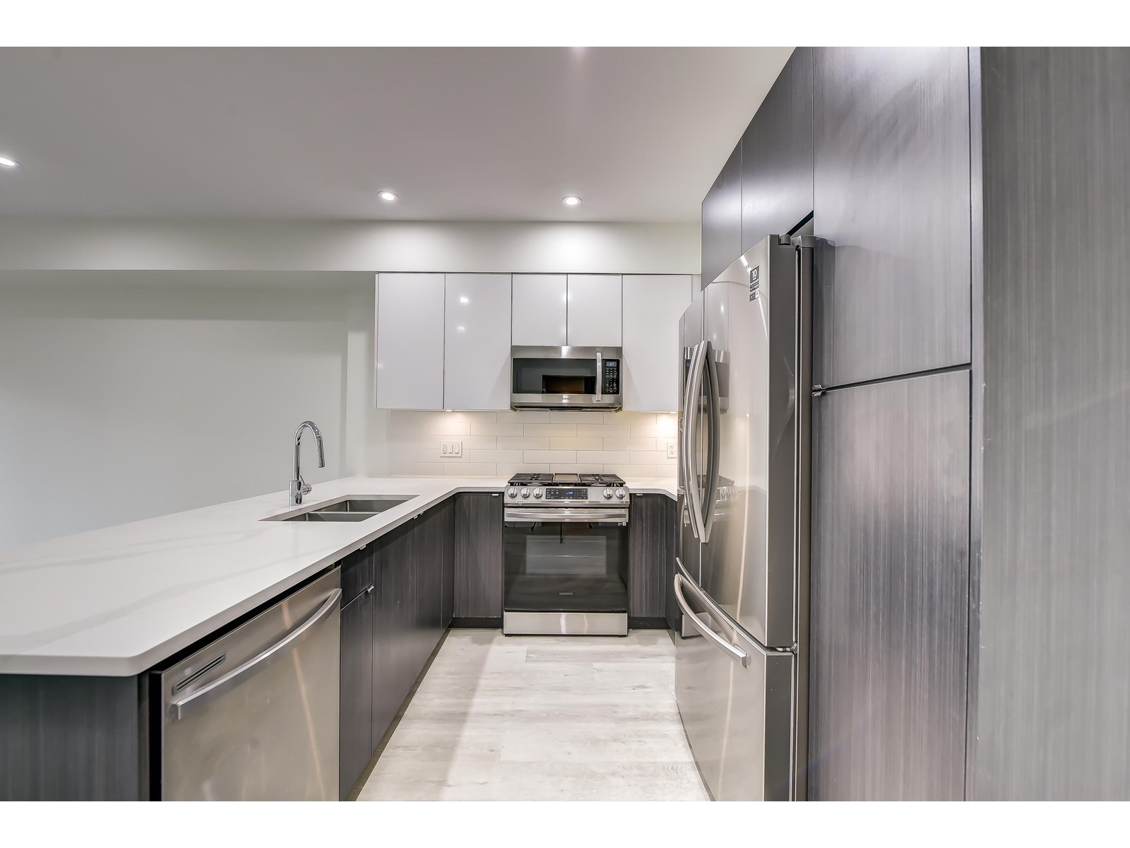 Photo 6 of 309 2649 James Street, Abbotsford BC
