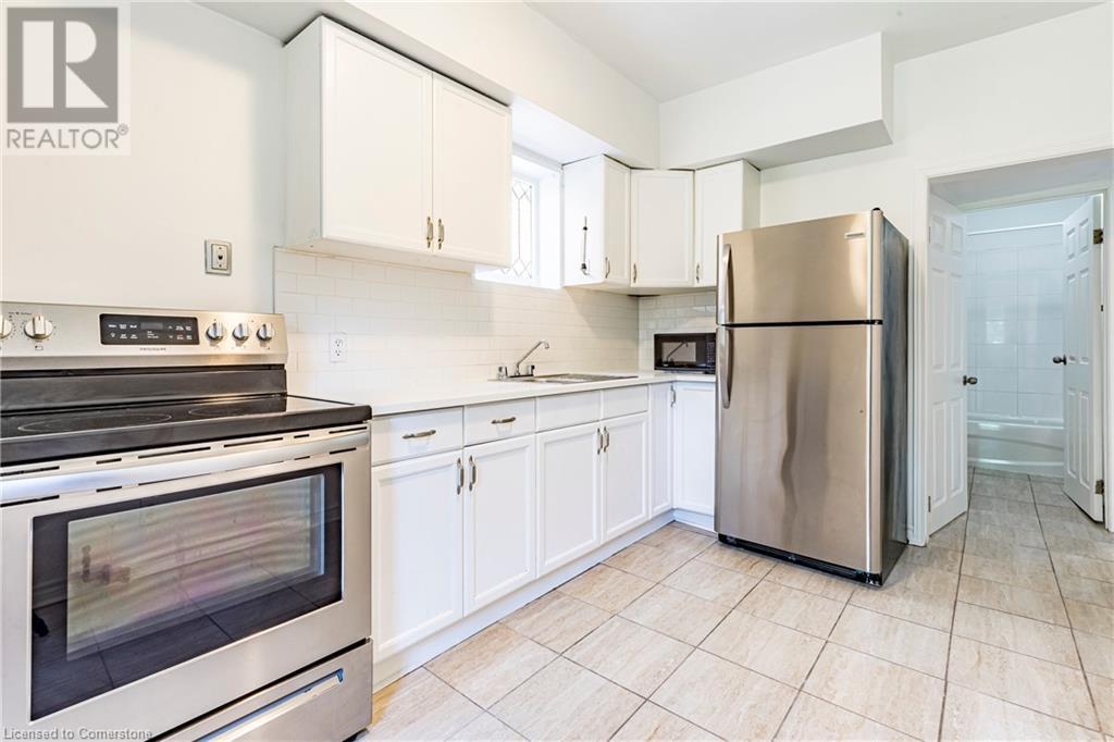 Photo 15 of 22 Myrtle Avenue, Hamilton ON