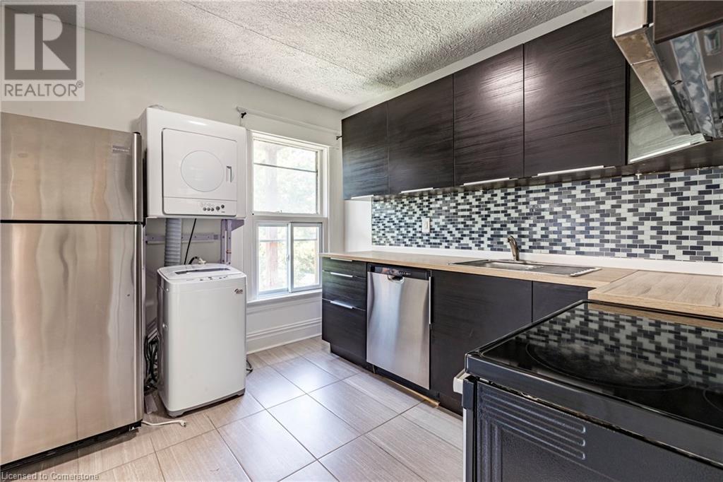 Photo 13 of 22 Myrtle Avenue, Hamilton ON