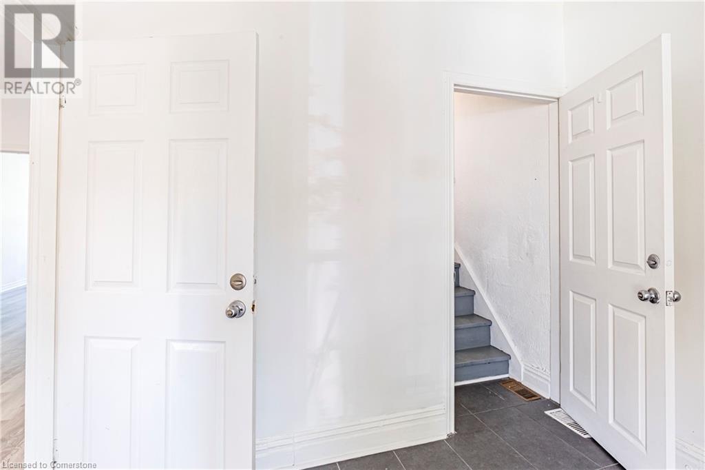 Photo 8 of 22 Myrtle Avenue, Hamilton ON