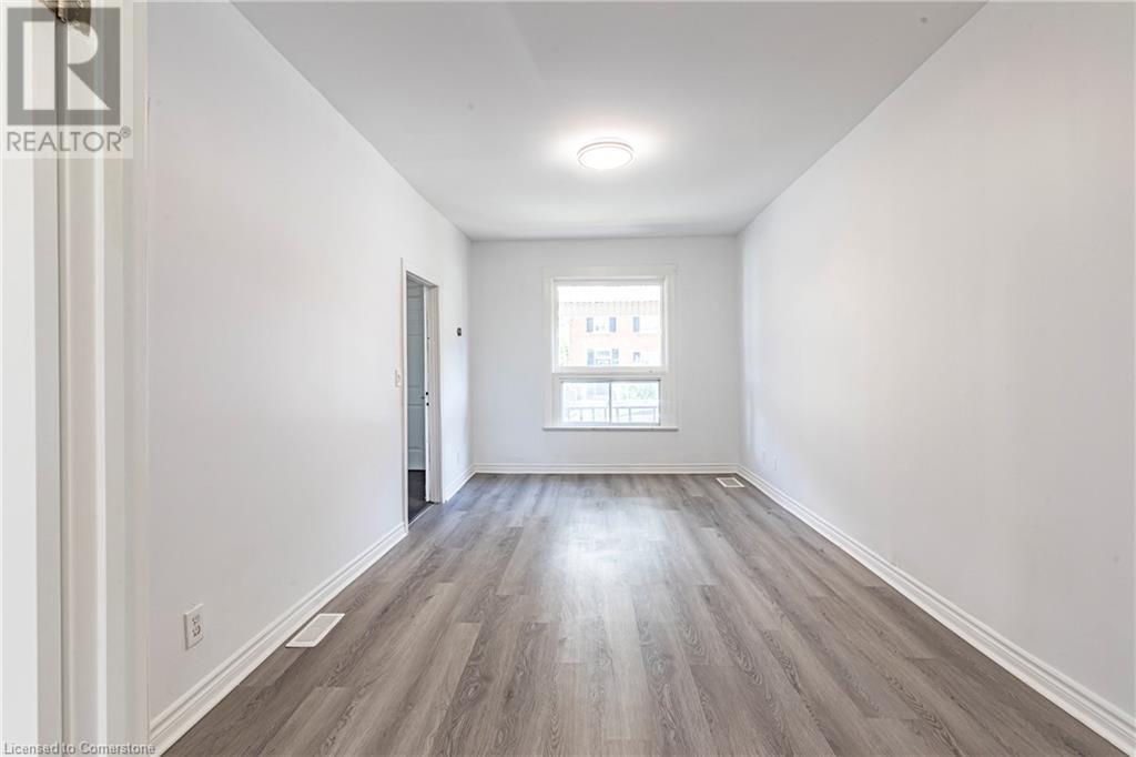 Photo 14 of 22 Myrtle Avenue, Hamilton ON