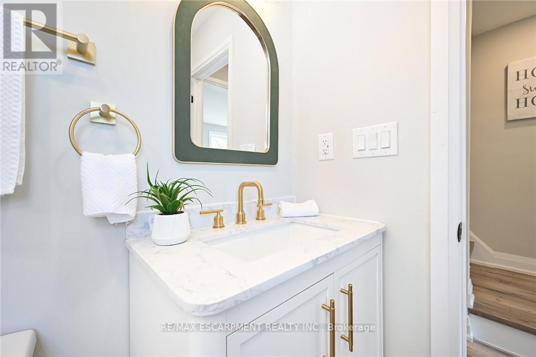 Photo 3 of 282 Ottawa Street S, Hamilton ON