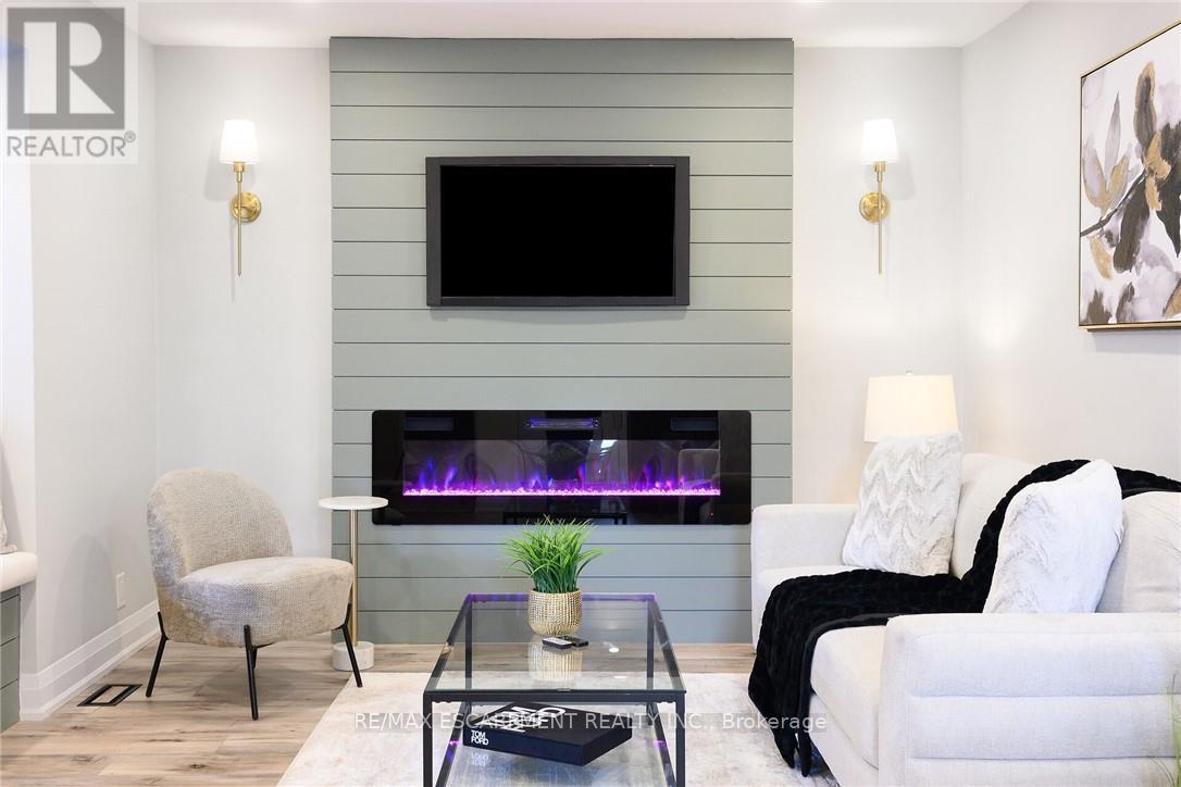 Photo 19 of 282 Ottawa Street S, Hamilton ON