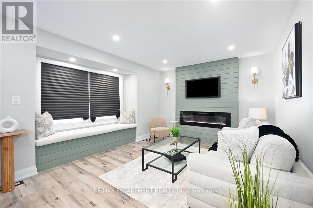 Photo 10 of 282 Ottawa Street S, Hamilton ON