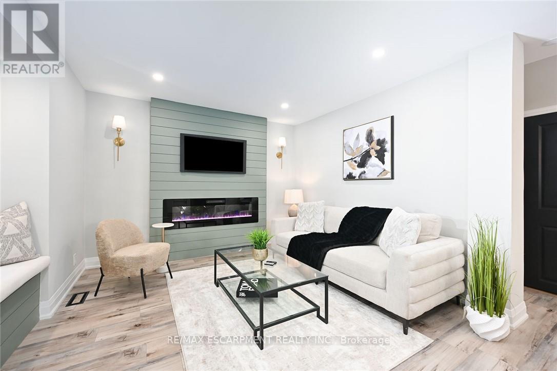 Photo 16 of 282 Ottawa Street S, Hamilton ON