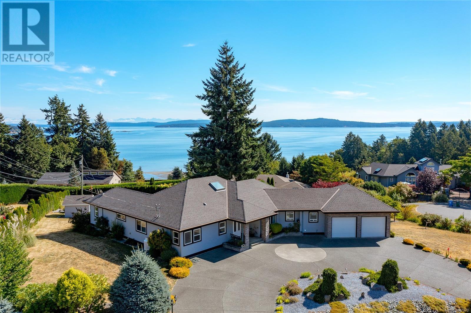Photo 9 of 11091 Gait Rd, Ladysmith BC