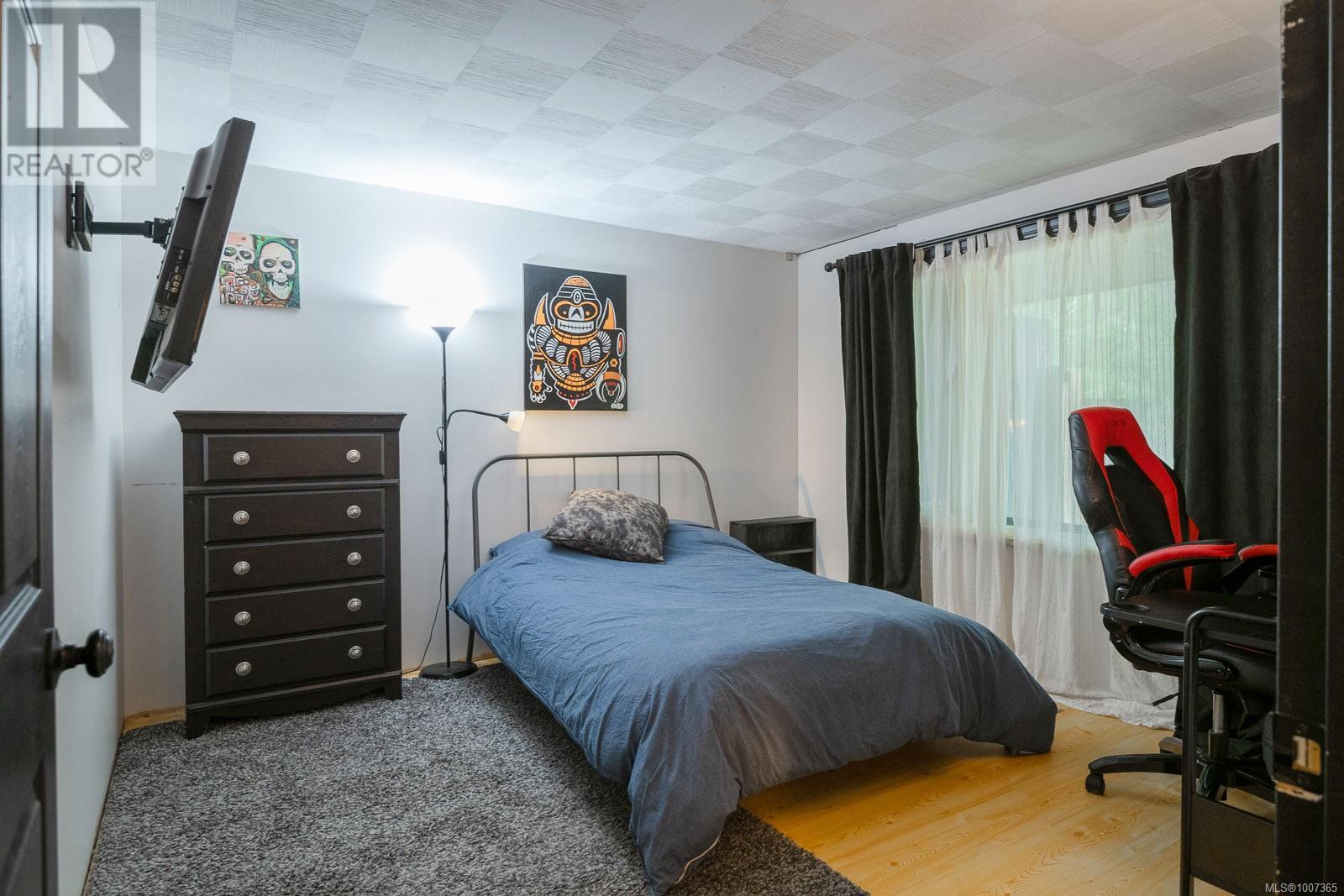 Photo 11 of 8590 Bland Rd, Port Alberni BC