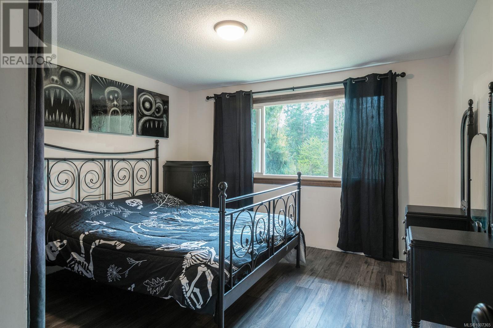 Photo 12 of 8590 Bland Rd, Port Alberni BC