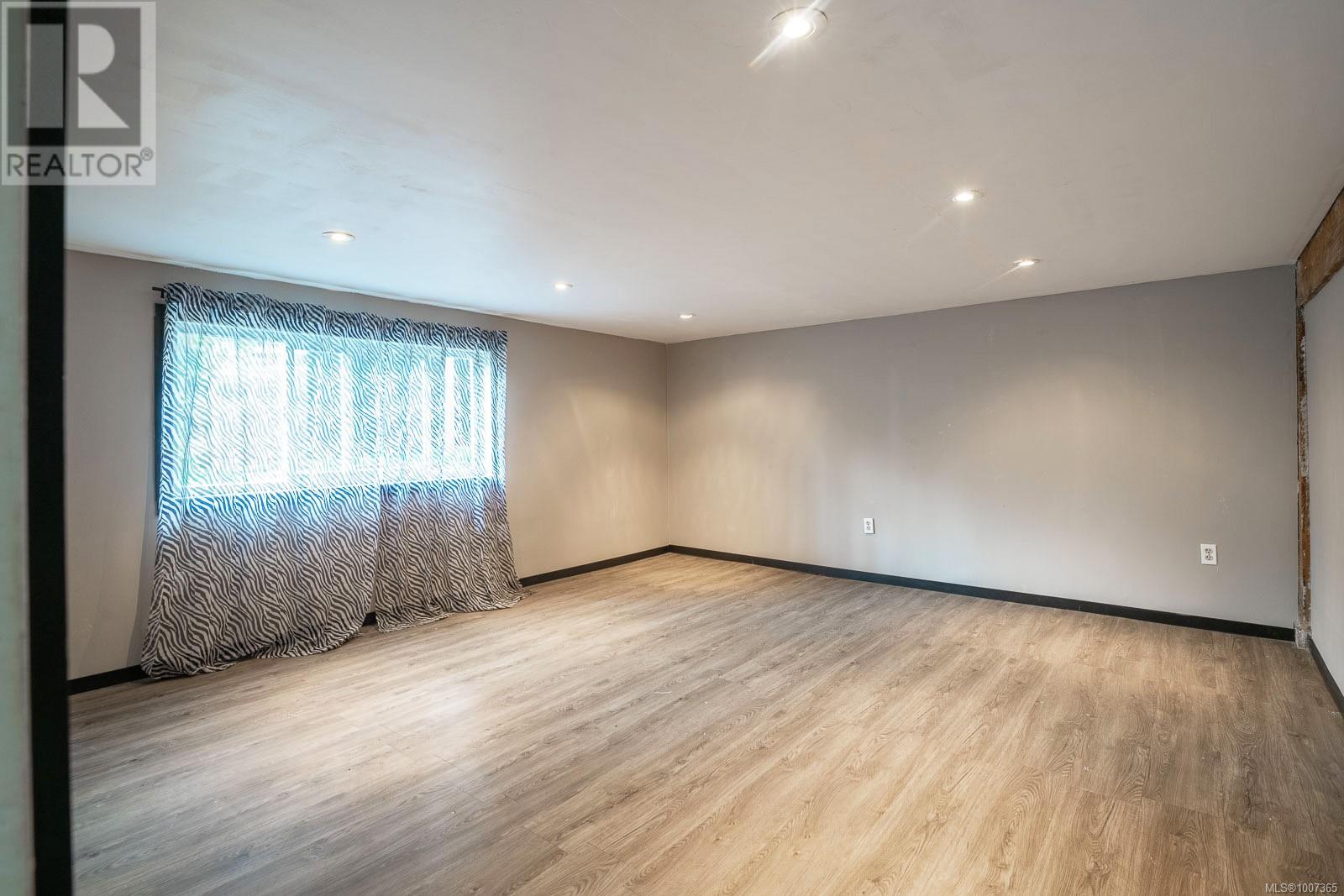Photo 17 of 8590 Bland Rd, Port Alberni BC