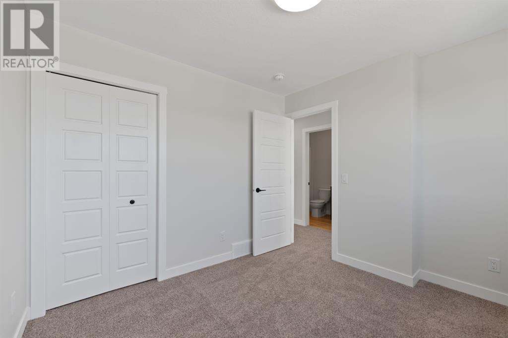 Single Family House for Sale in  Creekview Common SW Pine Creek Calgary 