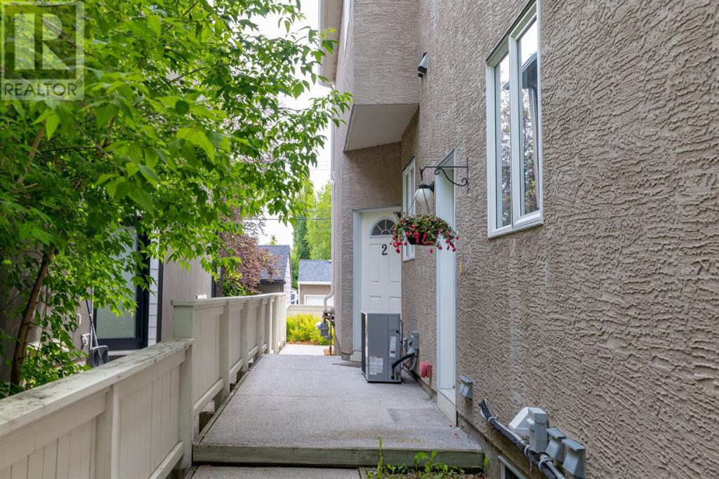 Single Family House for Sale in    Street SW Killarney/Glengarry Calgary 