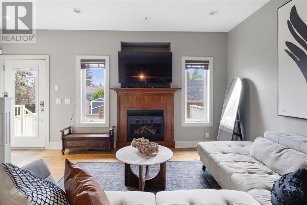 Single Family House for Sale in    Street SW Killarney/Glengarry Calgary 