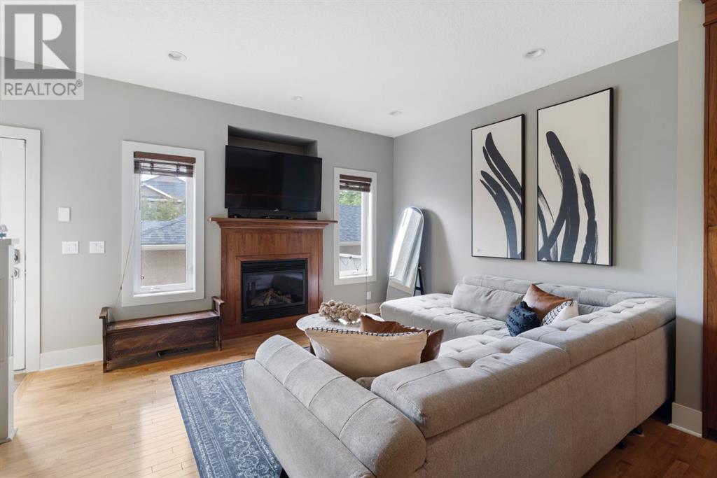 Single Family House for Sale in    Street SW Killarney/Glengarry Calgary 