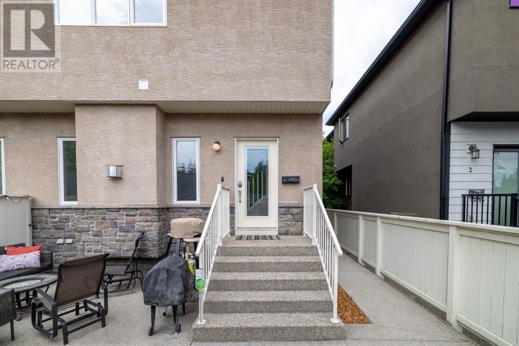Single Family House for Sale in    Street SW Killarney/Glengarry Calgary 