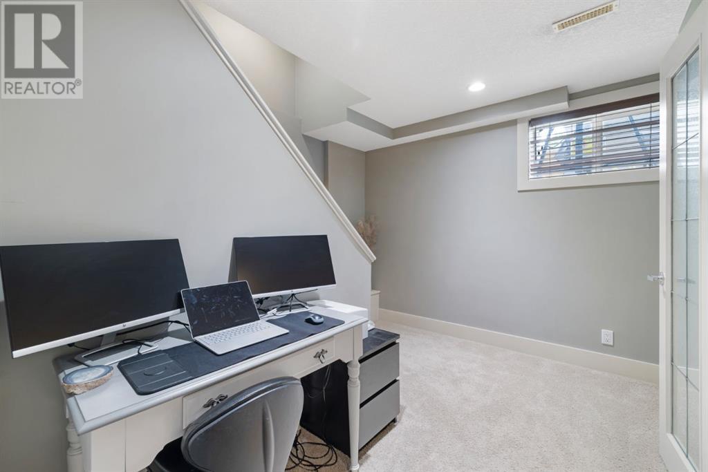 Single Family House for Sale in    Street SW Killarney/Glengarry Calgary 