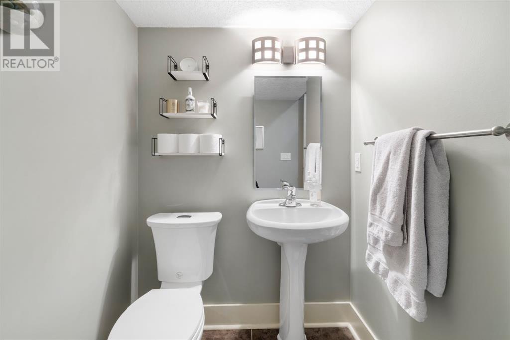 Single Family House for Sale in    Street SW Killarney/Glengarry Calgary 