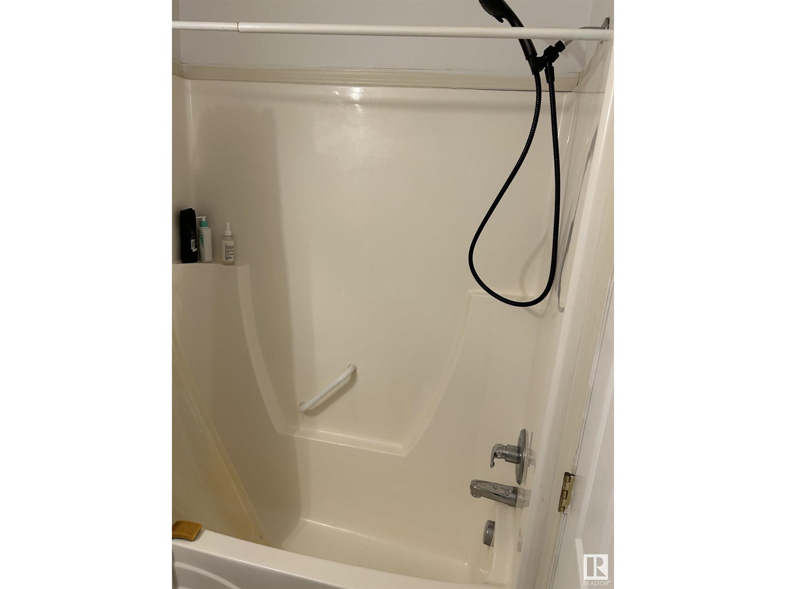 Photo 11 of 104 2430 Guardian Rd Nw, Edmonton AB