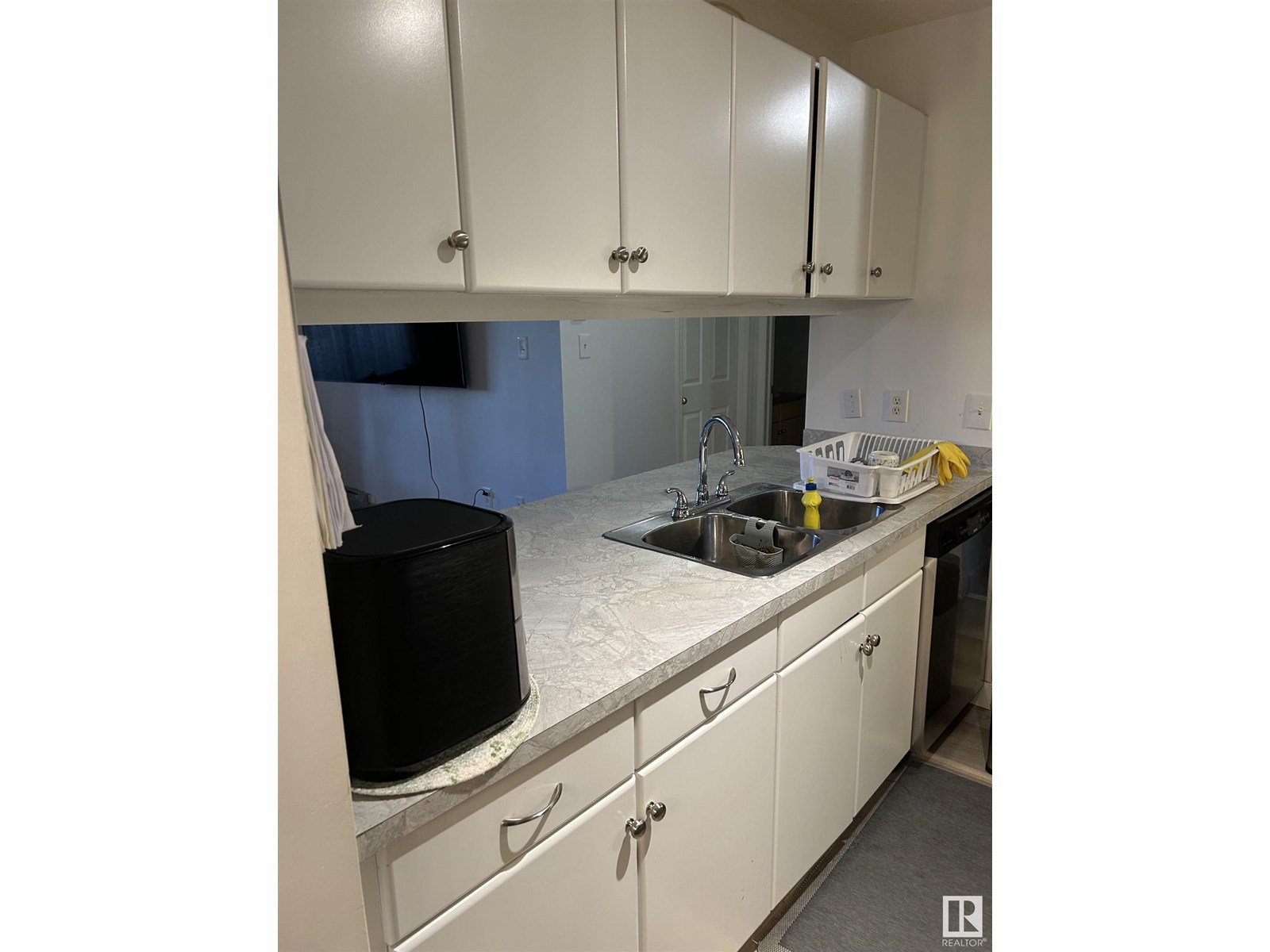 Photo 9 of 104 2430 Guardian Rd Nw, Edmonton AB