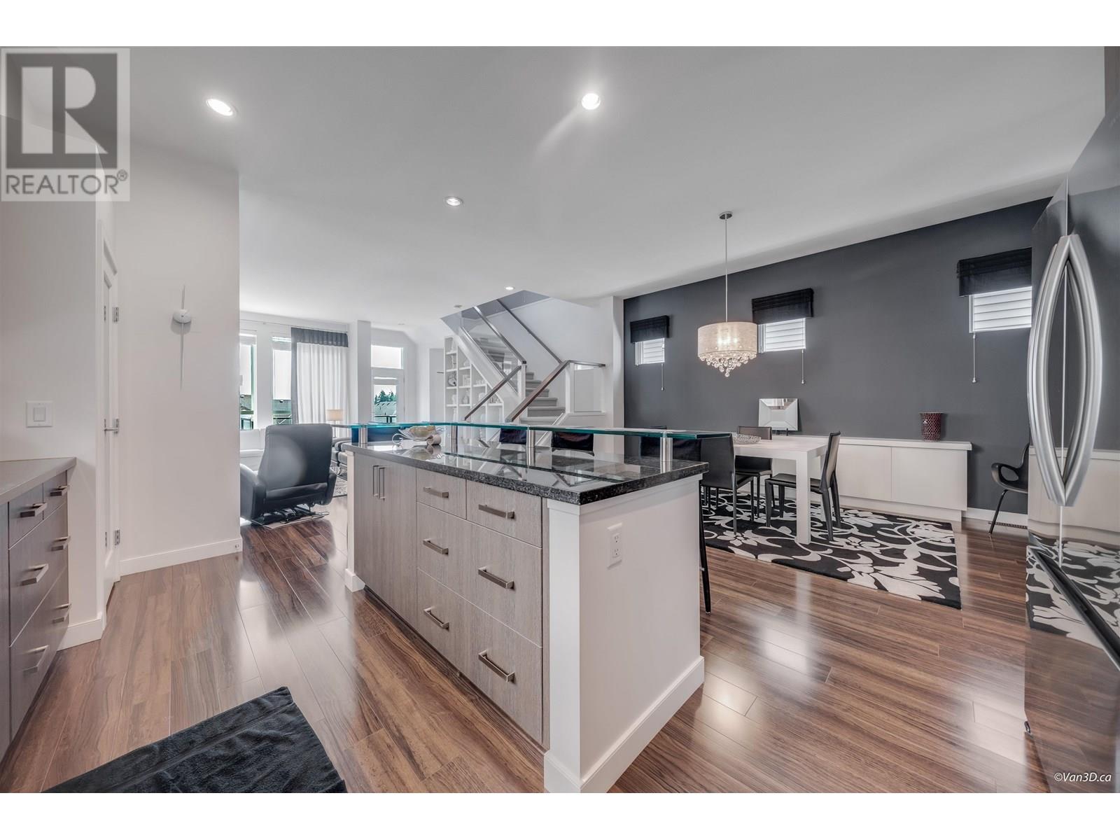 Photo 5 of 3370 Highland Drive, Coquitlam BC