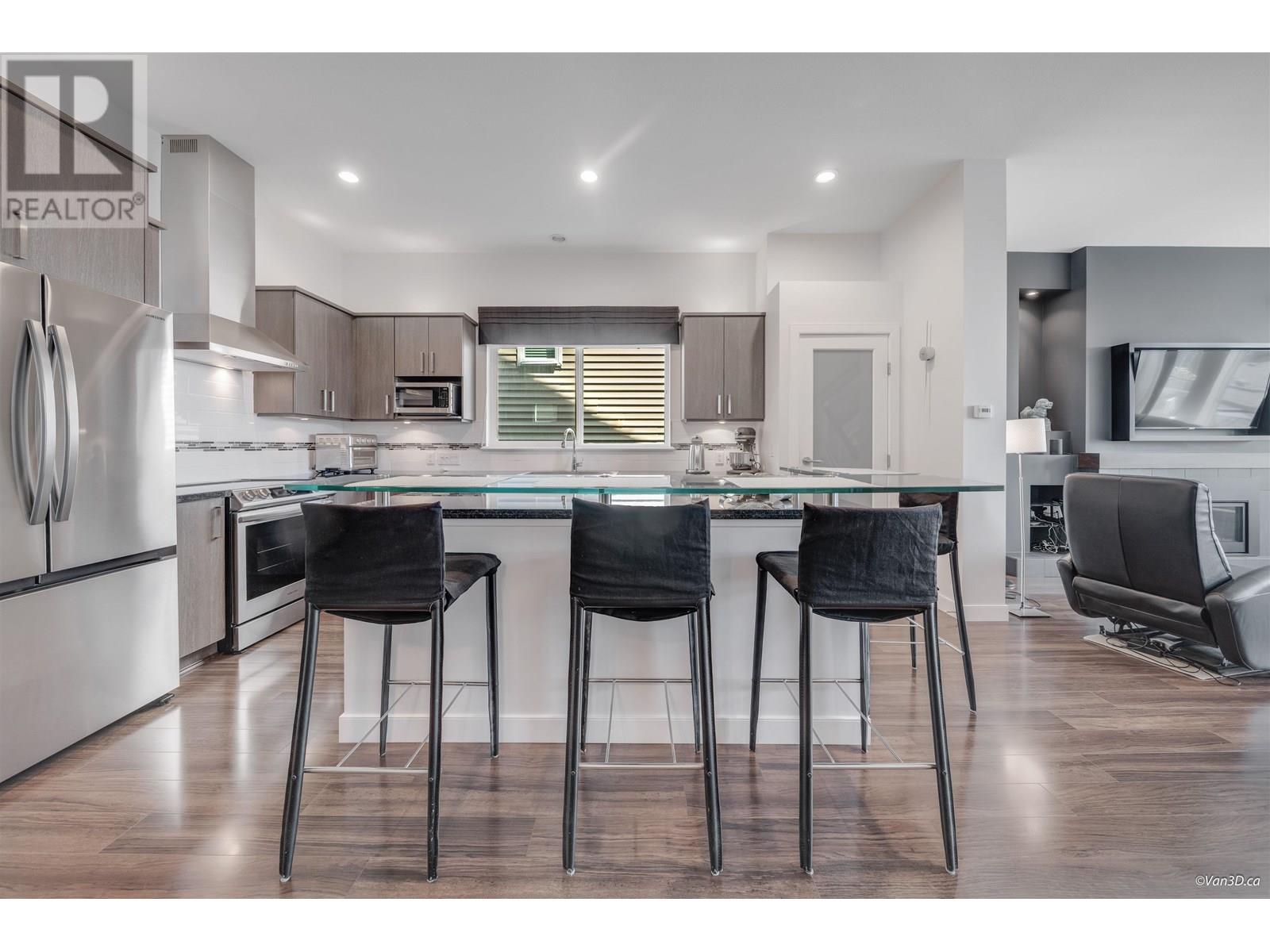 Photo 2 of 3370 Highland Drive, Coquitlam BC