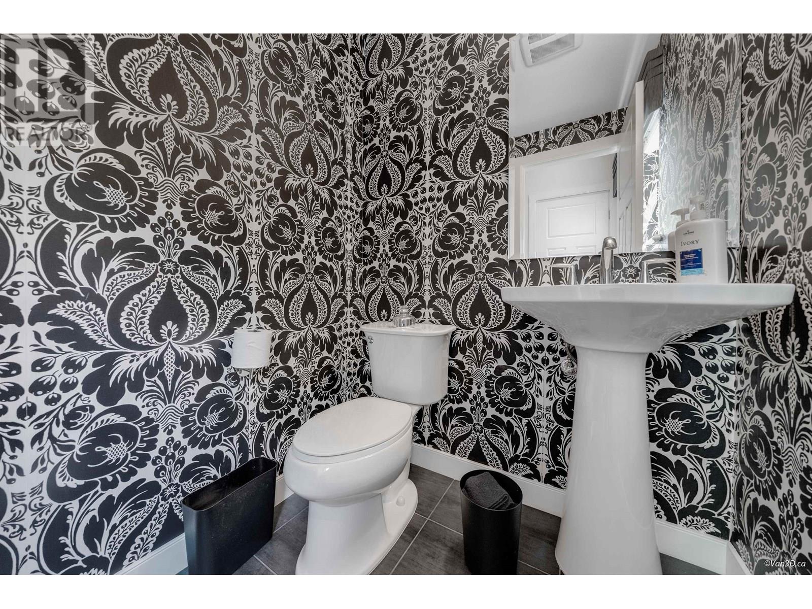 Photo 16 of 3370 Highland Drive, Coquitlam BC