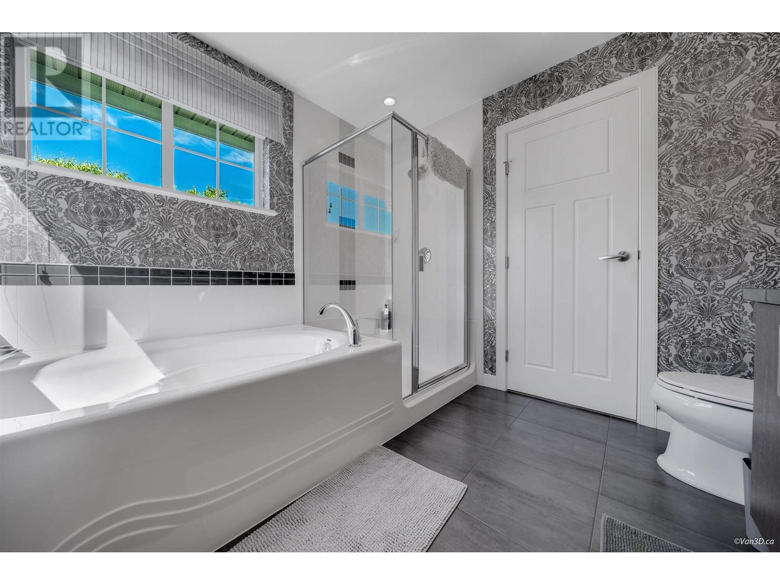 Photo 23 of 3370 Highland Drive, Coquitlam BC