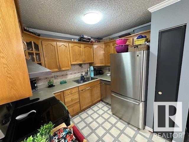 Photo 15 of 4631 126 Av Nw, Edmonton AB