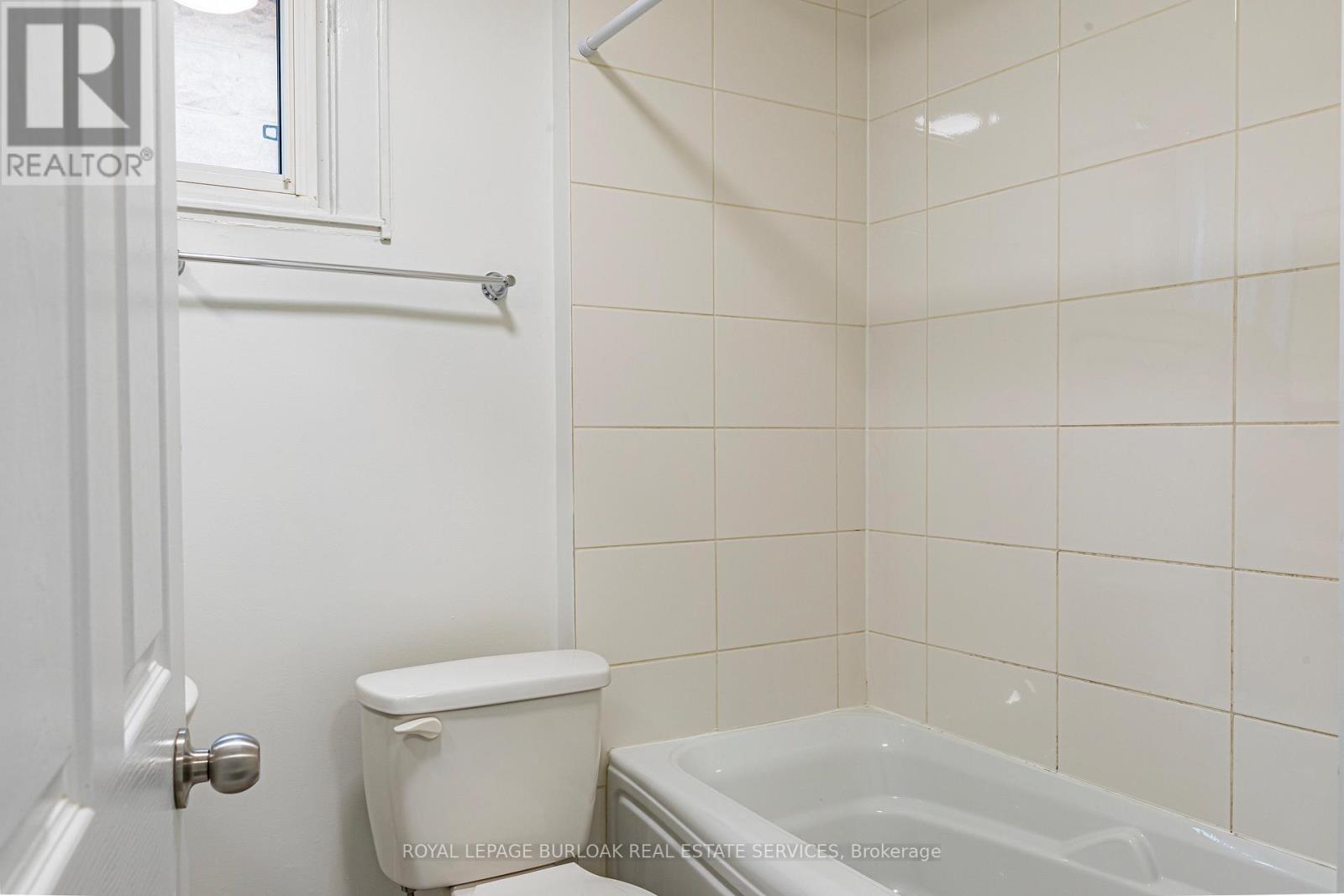 Photo 3 of 22 Myrtle Avenue, Hamilton ON